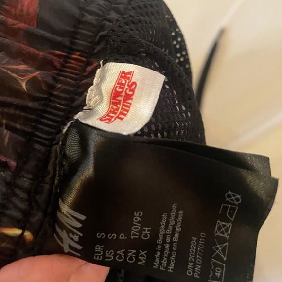 Stranger things swimming trunks - Picture 3 of 3